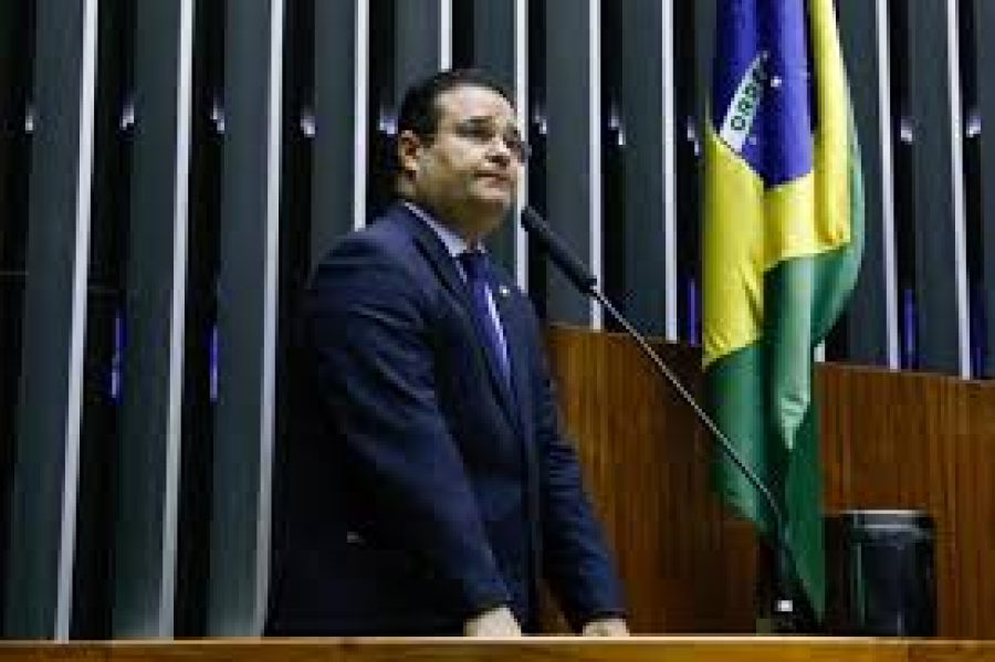 O SANGUE NA POLÍTICA FICA EM ÚLTIMO NAS PRIORIDADES