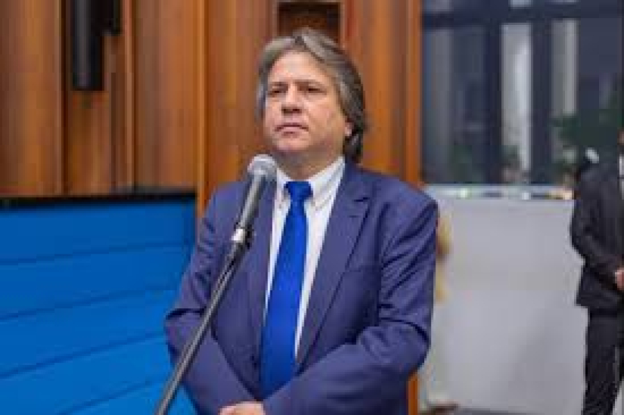 PREOCUPADO COM A ELEIÇÃO DESTE ANO, MAS JÁ PENSANDO EM 2030