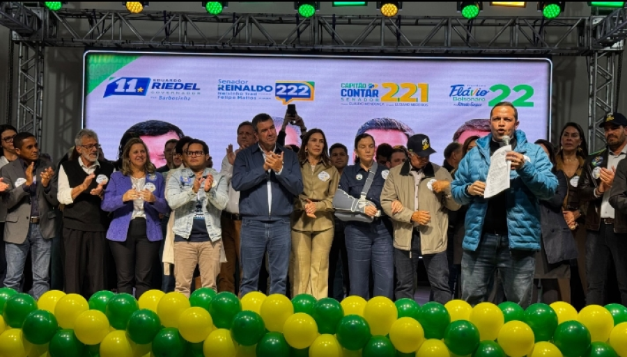 Juliana Aranda reforça trajetória de fé e assina Carta de Compromisso com lideranças cristãs